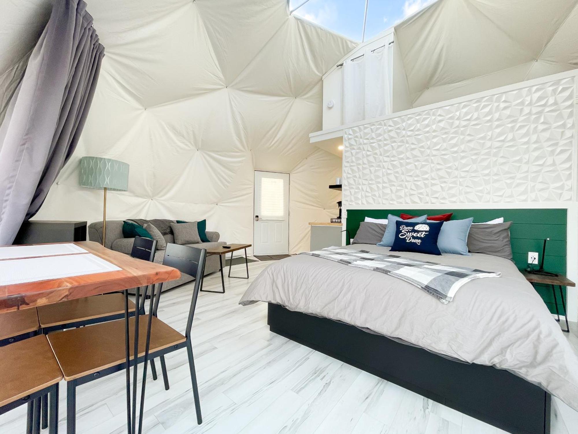 Port Wade Glamping Domes Villa Victoria Beach Exterior photo